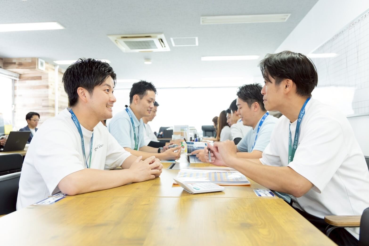 ワンエナジーのスタッフ同士は仕事・プライベートでも仲良く活動しています