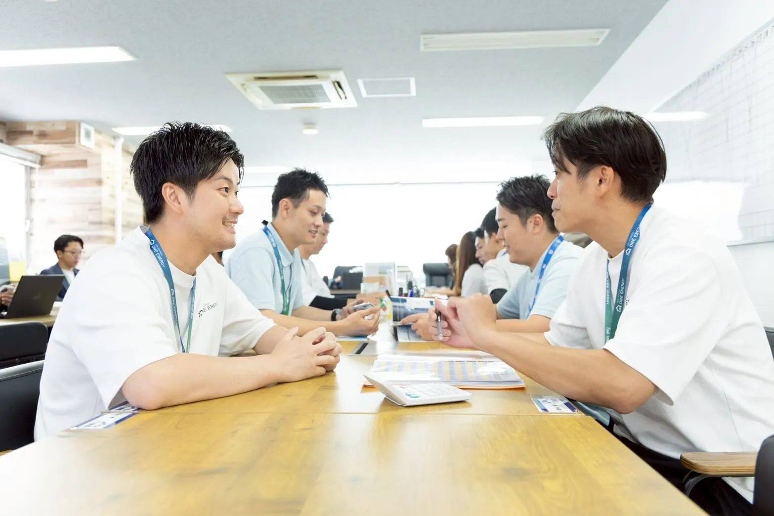 ワンエナジーのスタッフ同士は仕事・プライベートでも仲良く活動しています